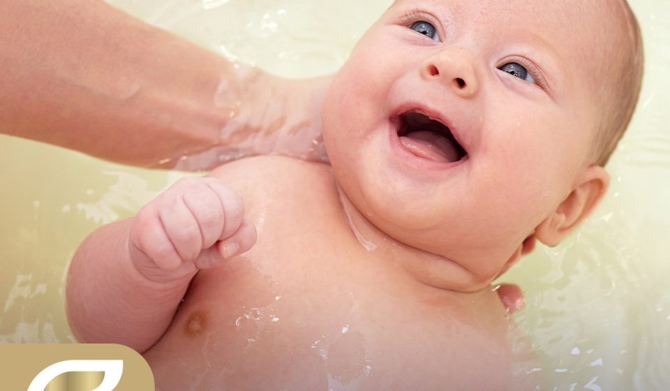 Alula-Gold_Lat-Blog_Banar-a-tu-bebe-por-primera-vez-sin-tener-ansiedad-extrema_Thumb